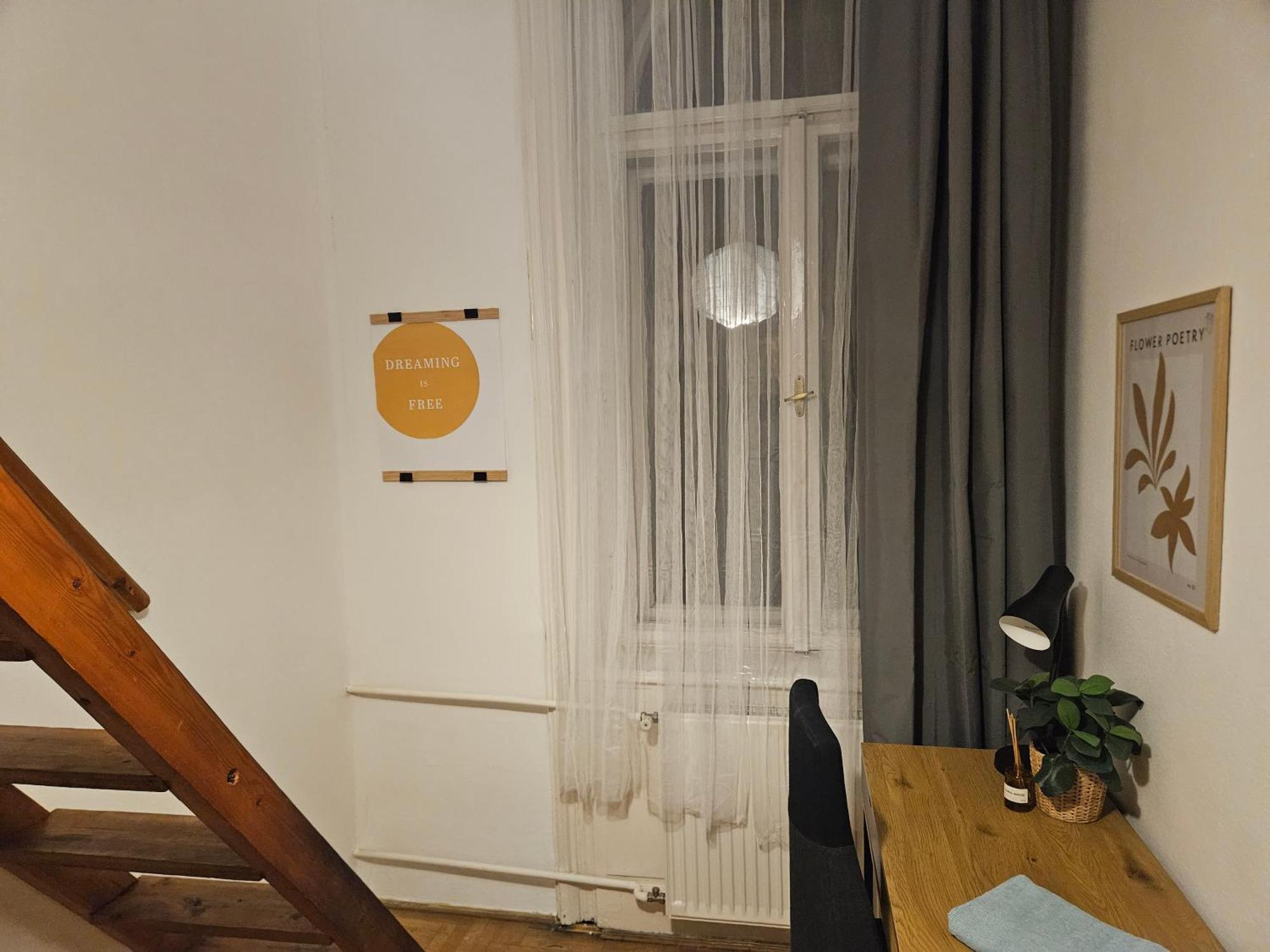 Downtown Gem Rooms — Photos 3